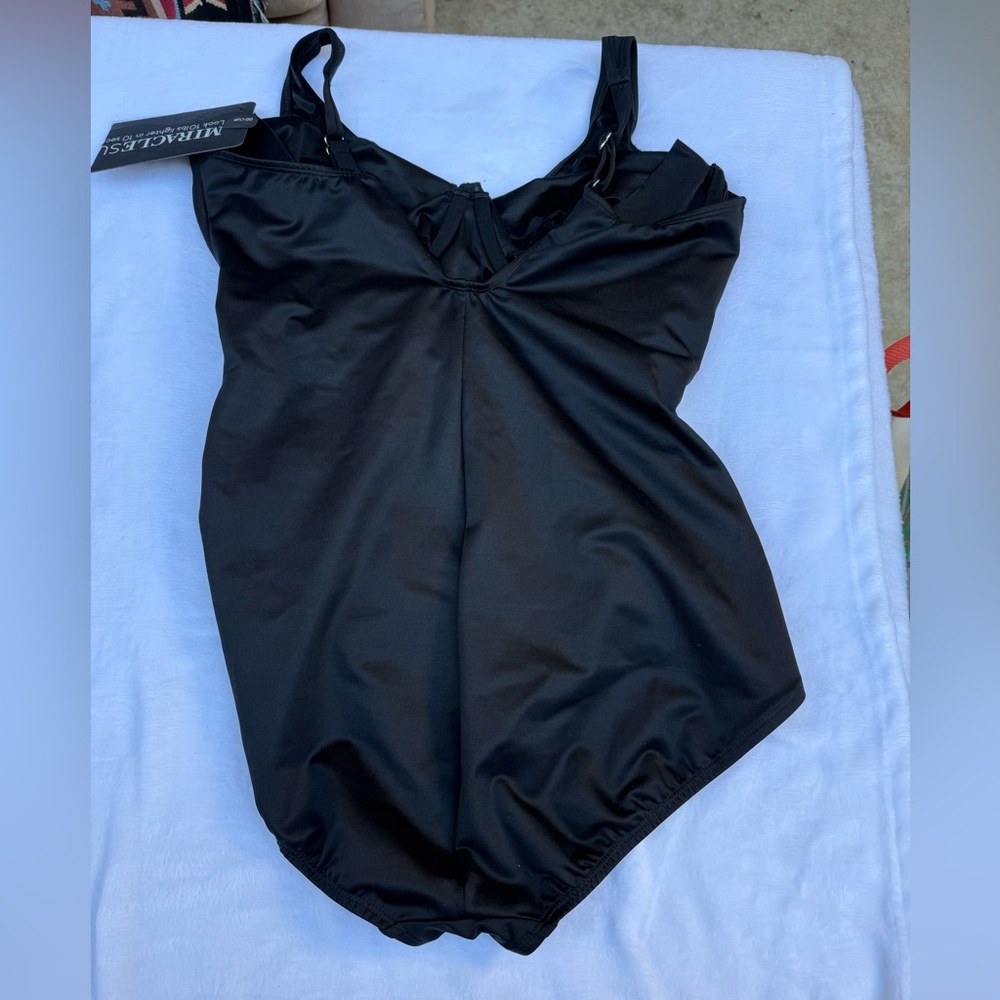 Miraclesuit Revele one piece swimsuit - Picture 4 of 5